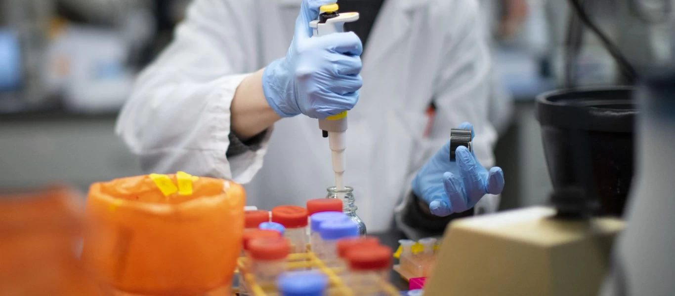 Μονοκλωνικά αντισώματα: Η θεραπεία για τον κορωνοϊό που μειώνει τον κίνδυνο θανάτου σε νοσηλευόμενους